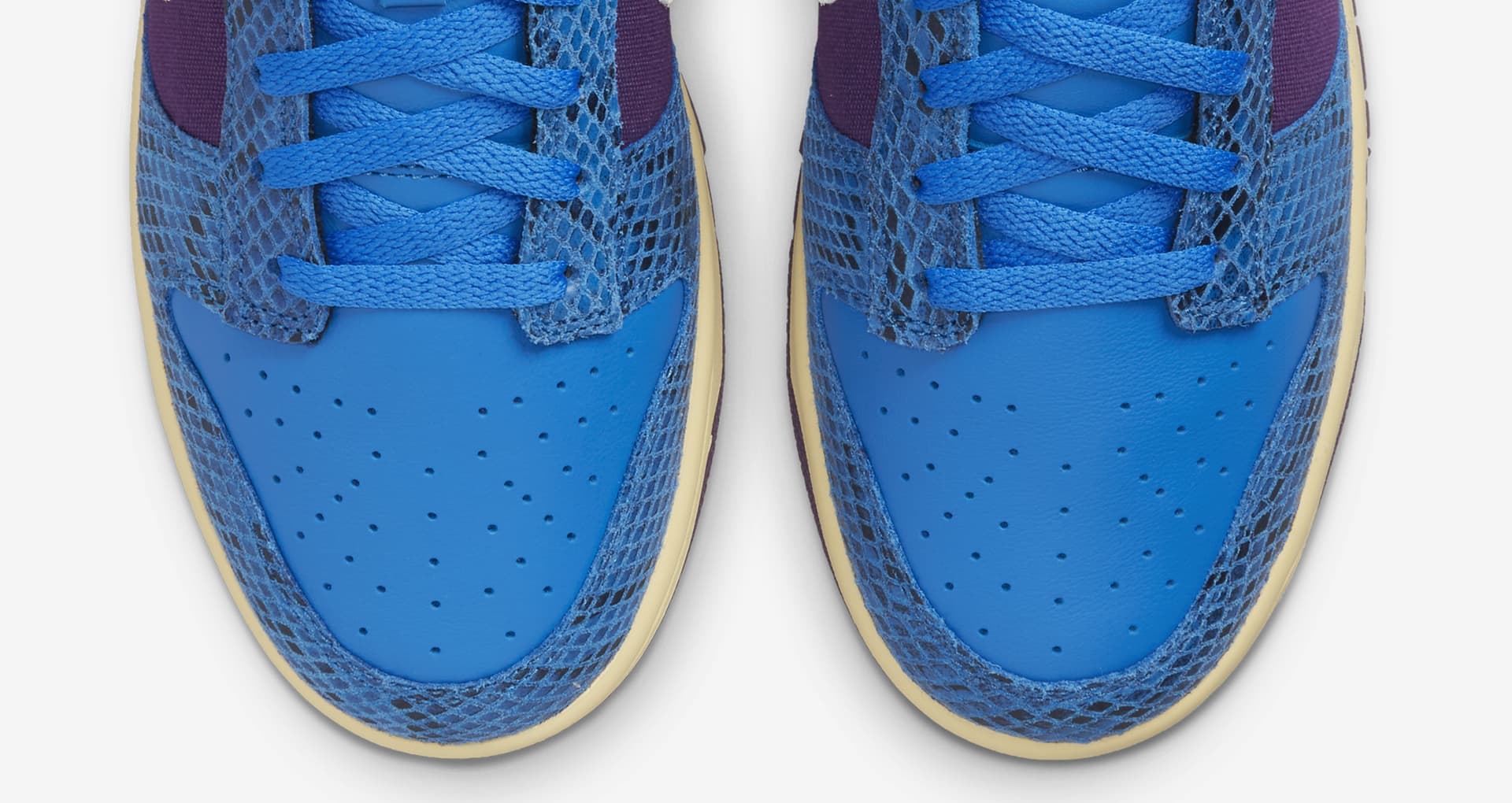 5 on it dunk low x undefeated